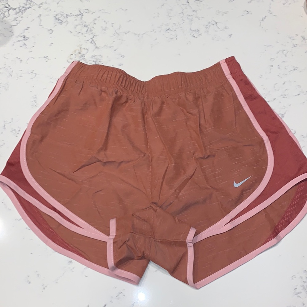 NWT Nike Dry running shorts size Medium